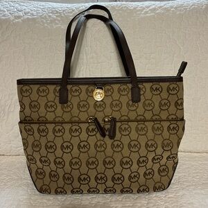 MICHAEL KORS KEMPTON POCKET TOTE BAG PURSE